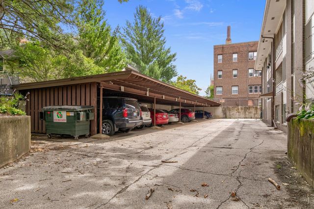 4225 Grand Avenue 9, Des Moines, IA 50312