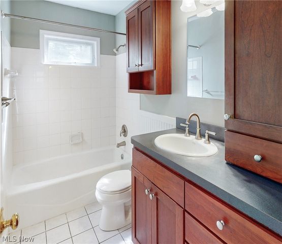 270 North Street, Chagrin Falls, OH 44022