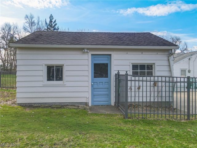 270 North Street, Chagrin Falls, OH 44022