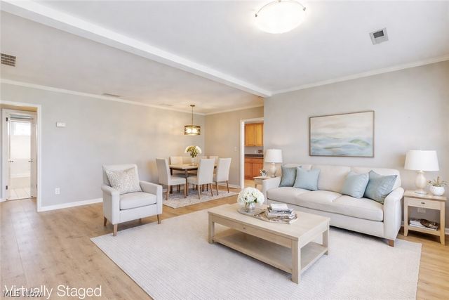 270 North Street, Chagrin Falls, OH 44022