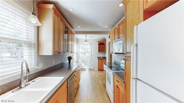 270 North Street, Chagrin Falls, OH 44022