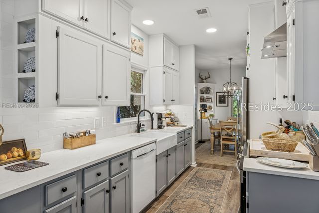 32 Wax Myrtle Ct, Hilton Head Island, SC 29926