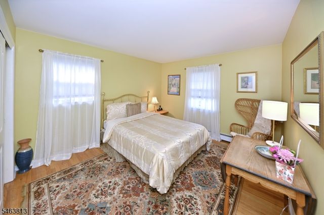 54 Walton Ave, Oakland Boro, NJ 07436