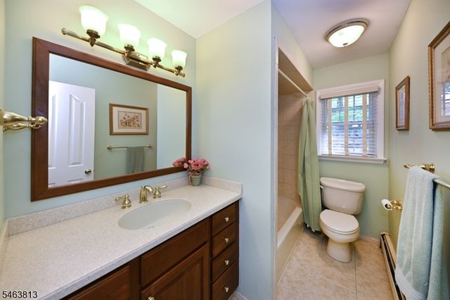 54 Walton Ave, Oakland Boro, NJ 07436