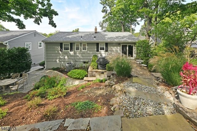 54 Walton Ave, Oakland Boro, NJ 07436
