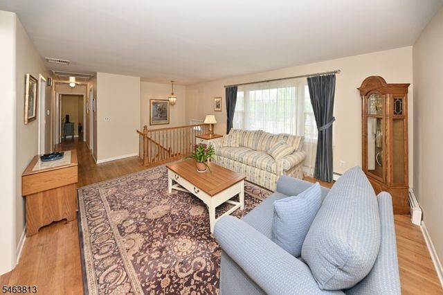 54 Walton Ave, Oakland Boro, NJ 07436