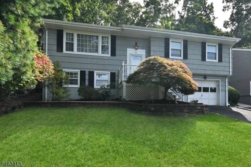 54 Walton Ave, Oakland Boro, NJ 07436