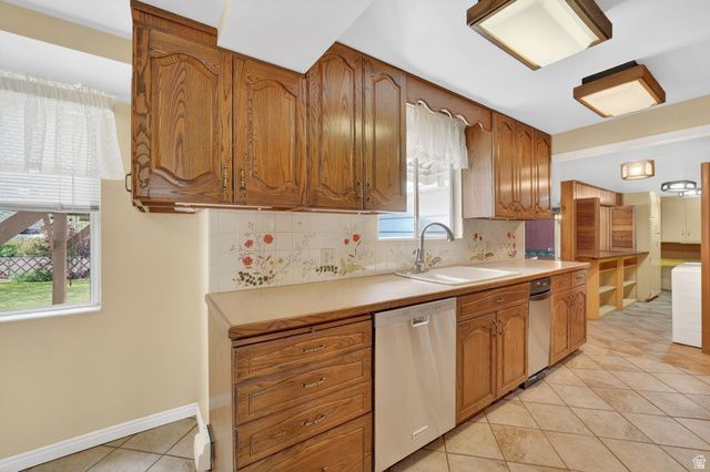 3664 S LAURELCREST DR, Salt Lake City, UT 84109