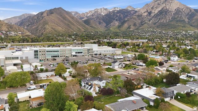 3664 S LAURELCREST DR, Salt Lake City, UT 84109