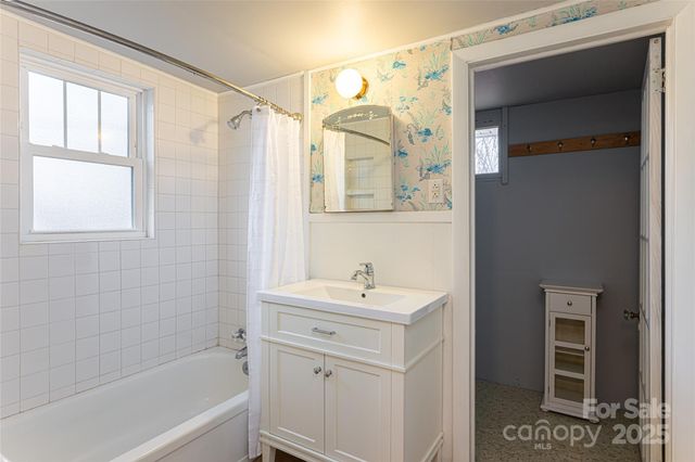 40 Jonestown Road, Asheville, NC 28804