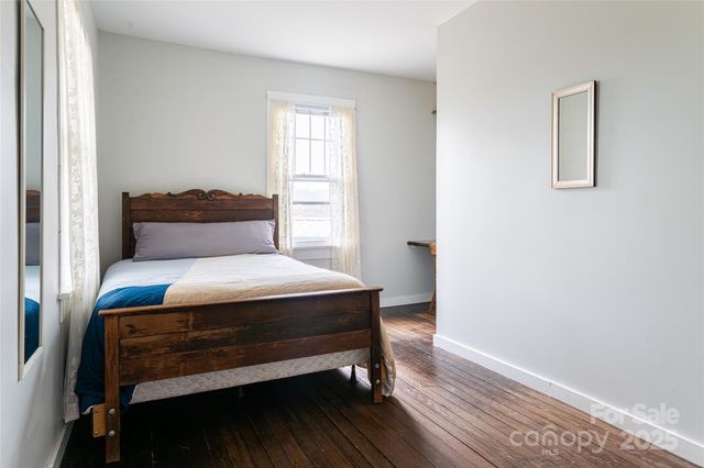 40 Jonestown Road, Asheville, NC 28804