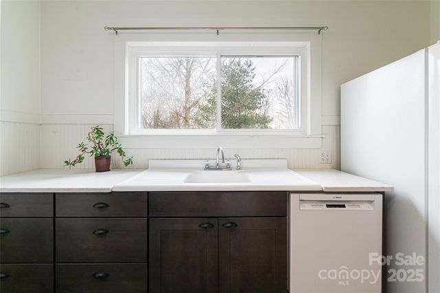 40 Jonestown Road, Asheville, NC 28804