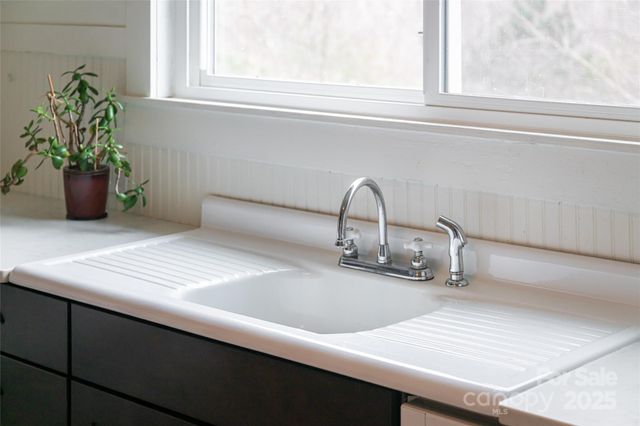 40 Jonestown Road, Asheville, NC 28804