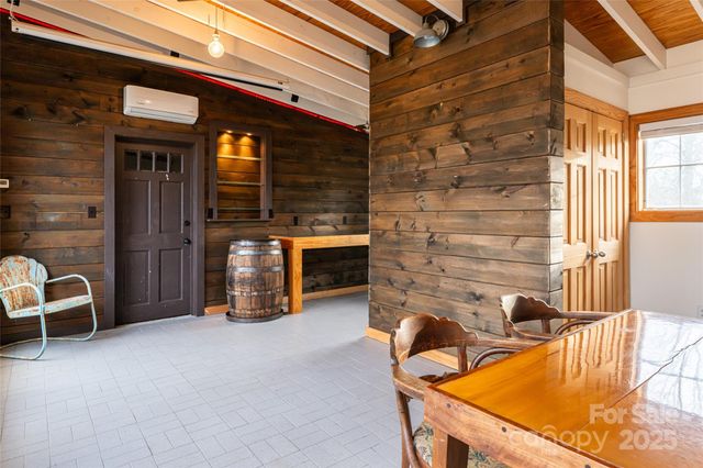 40 Jonestown Road, Asheville, NC 28804