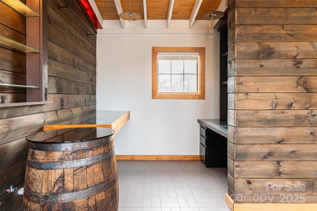 40 Jonestown Road, Asheville, NC 28804