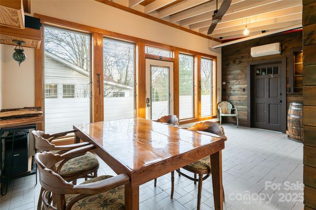 40 Jonestown Road, Asheville, NC 28804