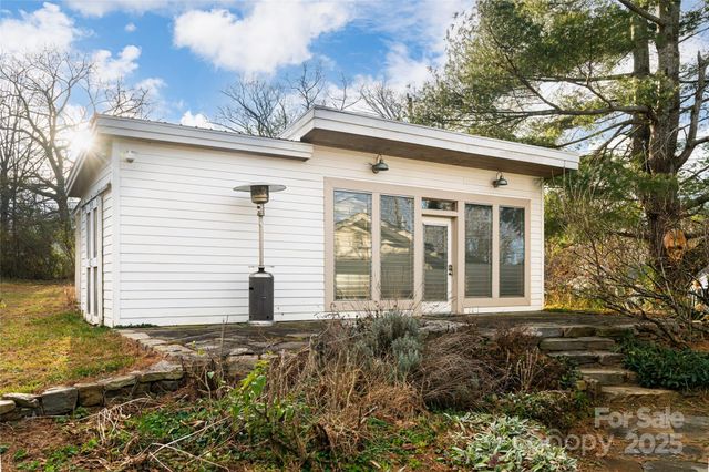 40 Jonestown Road, Asheville, NC 28804