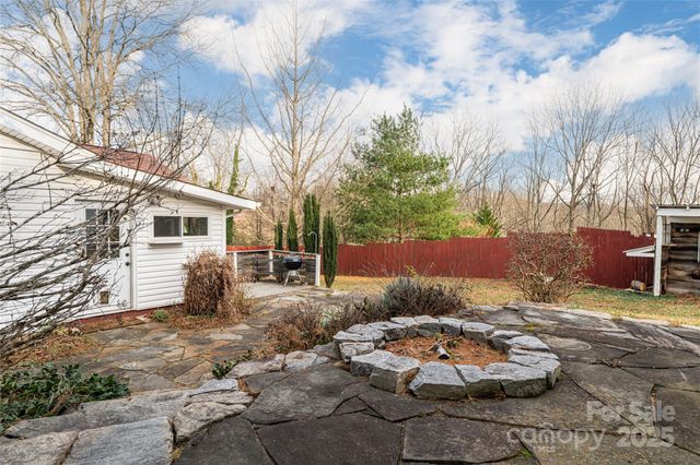 40 Jonestown Road, Asheville, NC 28804