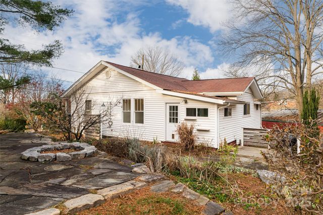 40 Jonestown Road, Asheville, NC 28804