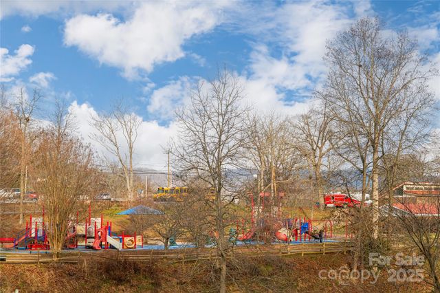 40 Jonestown Road, Asheville, NC 28804