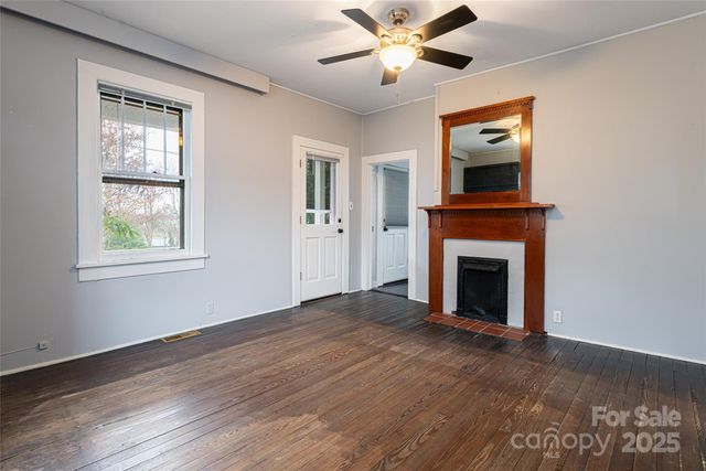 40 Jonestown Road, Asheville, NC 28804