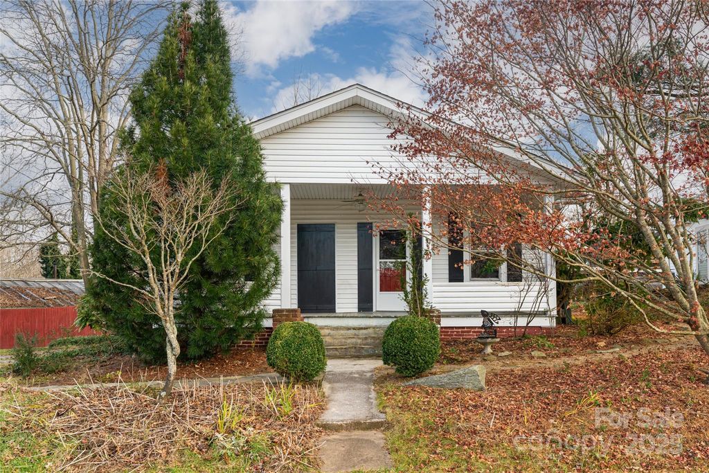 40 Jonestown Road, Asheville, NC 28804