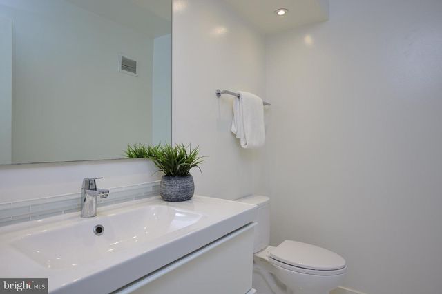 4620 N PARK AVE #1606E, Chevy Chase, MD 20815