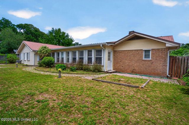129 Pirate Avenue, Long Beach, MS 39560