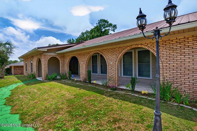 129 Pirate Avenue, Long Beach, MS 39560