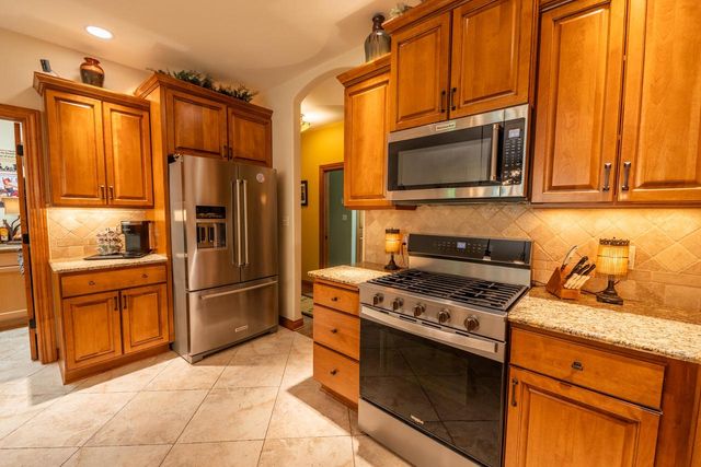 260 Glacial DRIVE, Slinger, WI 53086