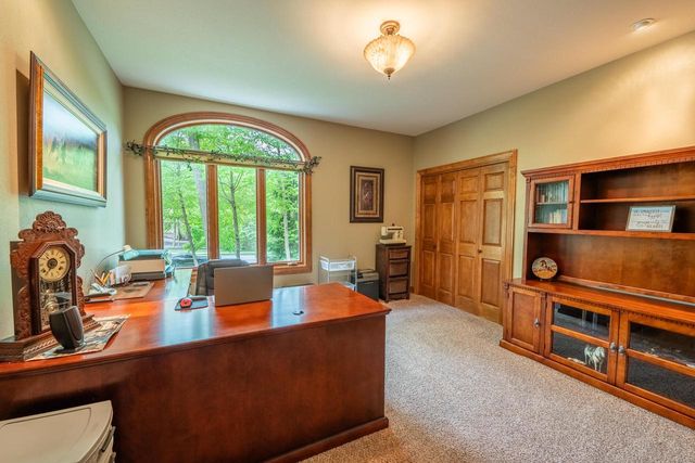 260 Glacial DRIVE, Slinger, WI 53086