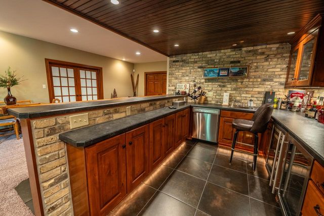 260 Glacial DRIVE, Slinger, WI 53086