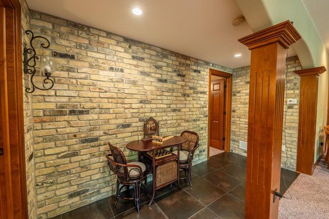 260 Glacial DRIVE, Slinger, WI 53086