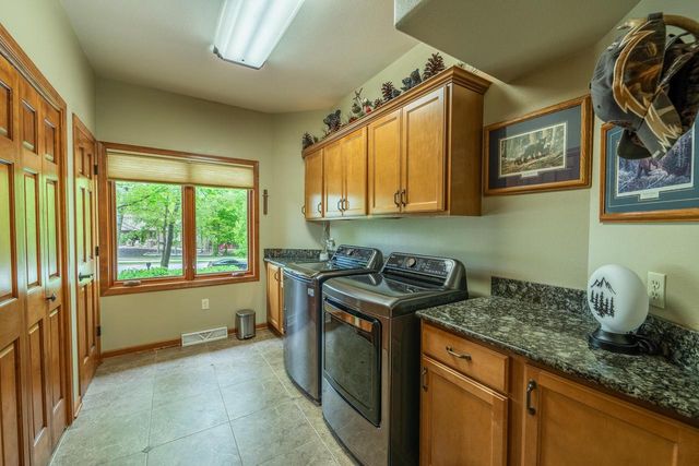 260 Glacial DRIVE, Slinger, WI 53086