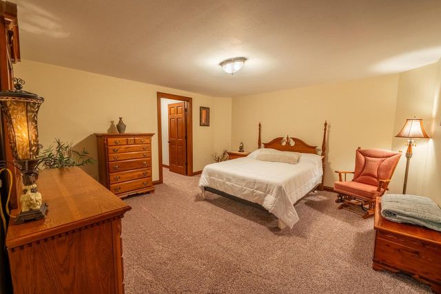 260 Glacial DRIVE, Slinger, WI 53086