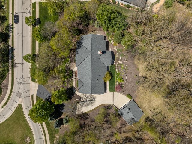 260 Glacial DRIVE, Slinger, WI 53086