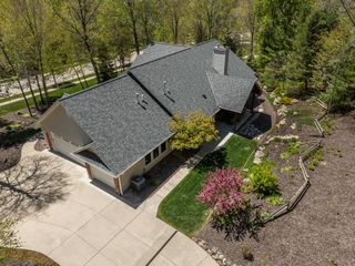 260 Glacial DRIVE, Slinger, WI 53086