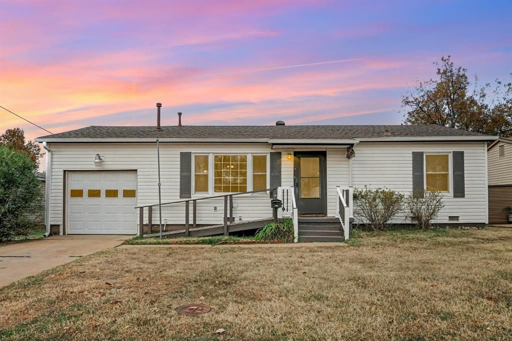 209 W 8th Street, Edmond, OK 73003