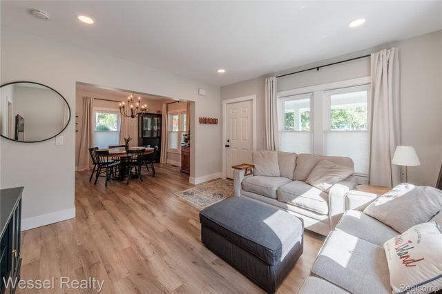 329 W Saint Clair Street, Romeo Village, MI 48065