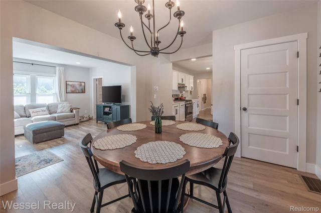 329 W Saint Clair Street, Romeo Village, MI 48065