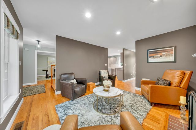 8 Stonewall Way, Newmarket, NH 03857
