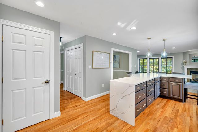 8 Stonewall Way, Newmarket, NH 03857