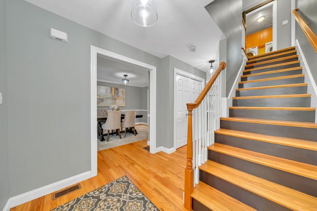 8 Stonewall Way, Newmarket, NH 03857