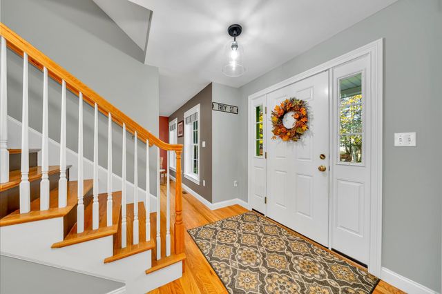 8 Stonewall Way, Newmarket, NH 03857