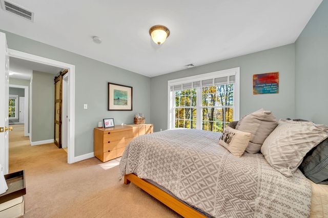 8 Stonewall Way, Newmarket, NH 03857