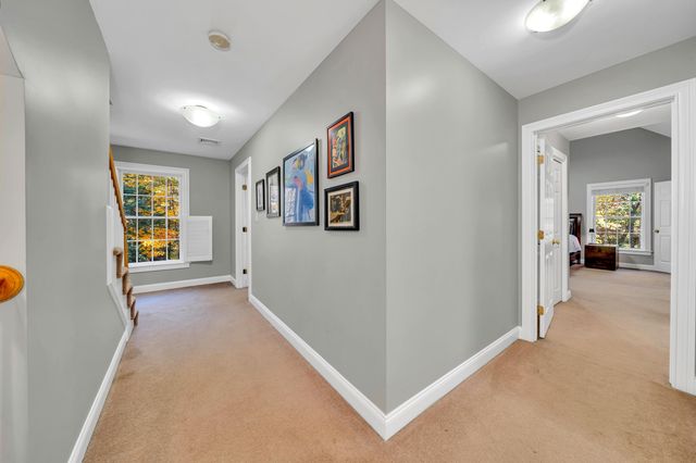 8 Stonewall Way, Newmarket, NH 03857