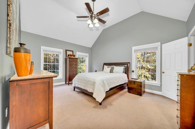 8 Stonewall Way, Newmarket, NH 03857