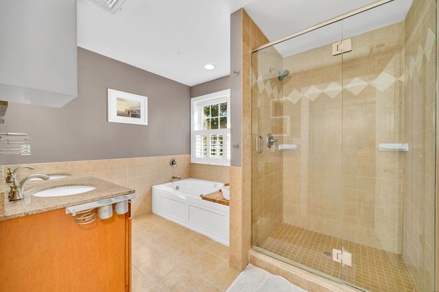 8 Stonewall Way, Newmarket, NH 03857