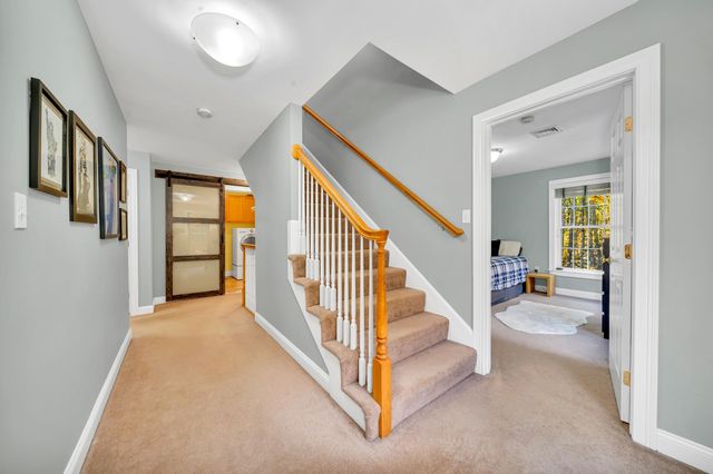 8 Stonewall Way, Newmarket, NH 03857