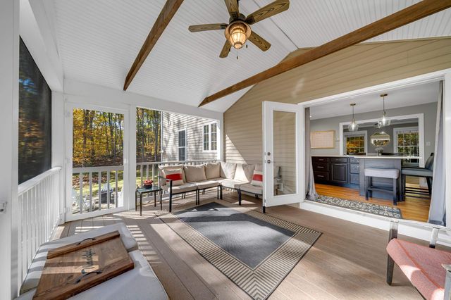 8 Stonewall Way, Newmarket, NH 03857